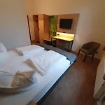 Guest house & Gruenhof